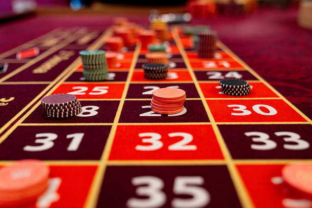 gogogo app showing live blackjack and roulette tables with dealer feed